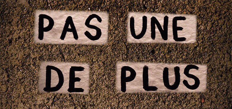 collage "pas une de plus"